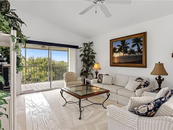 300 Horse Creek DR, Unit 408, NAPLES, FL 34110