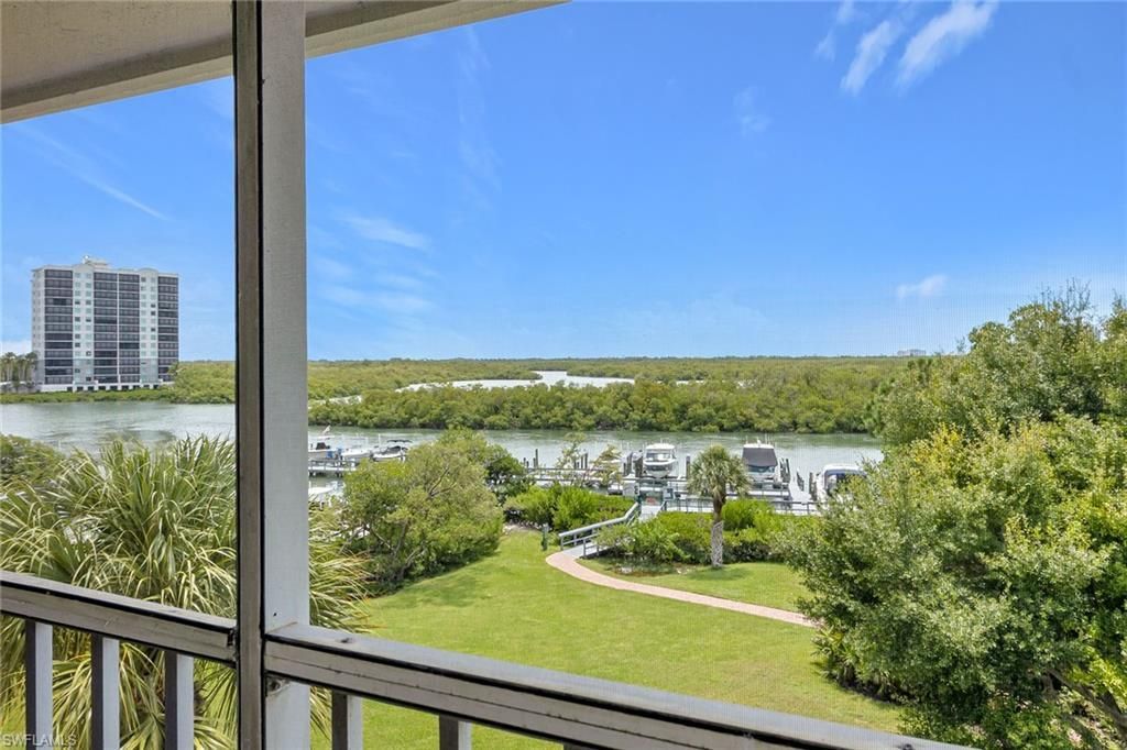 300 Horse Creek Dr, Unit 408, Naples, FL 34110 Photo