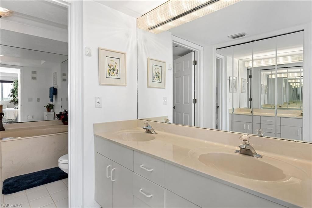 300 Horse Creek Dr, Unit 408, Naples, FL 34110 Photo