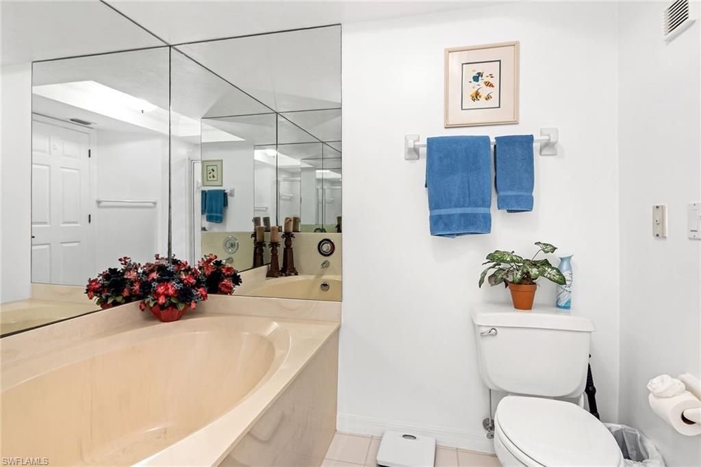 300 Horse Creek Dr, Unit 408, Naples, FL 34110 Photo