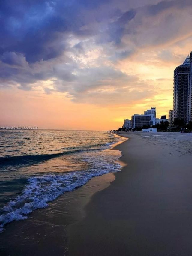 5005 Collins Ave, Unit 322, Miami Beach, FL 33140 Photo