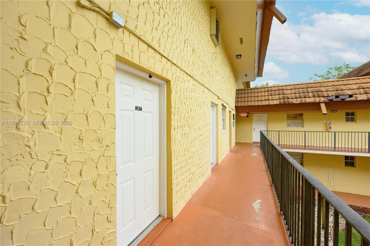 8500 SW 109th Ave, Unit 6-207, Miami, FL 33173 Photo