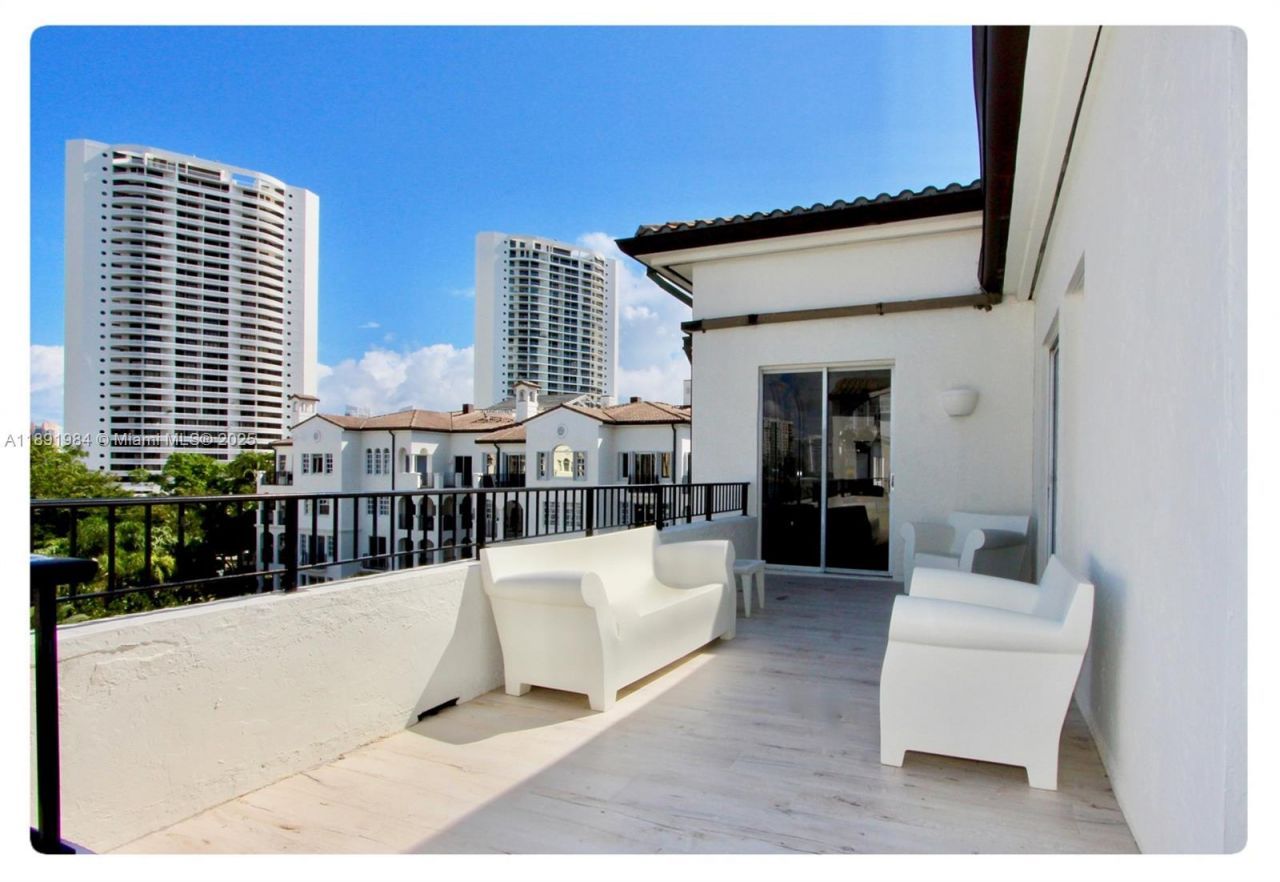 3500 Island Blvd, Unit DPH01, Aventura, FL 33160 Photo