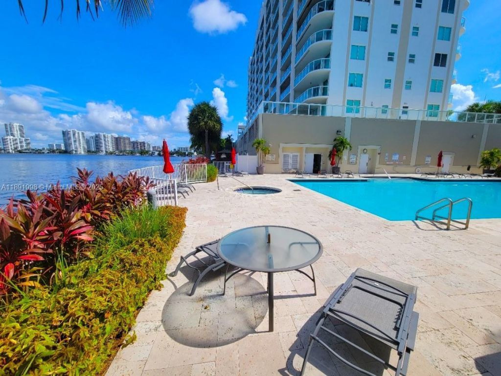 18100 N Bay Rd, Unit 708, Sunny Isles Beach, FL 33160 Photo