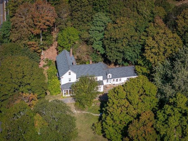 98 Main St, Wenham, MA 01984