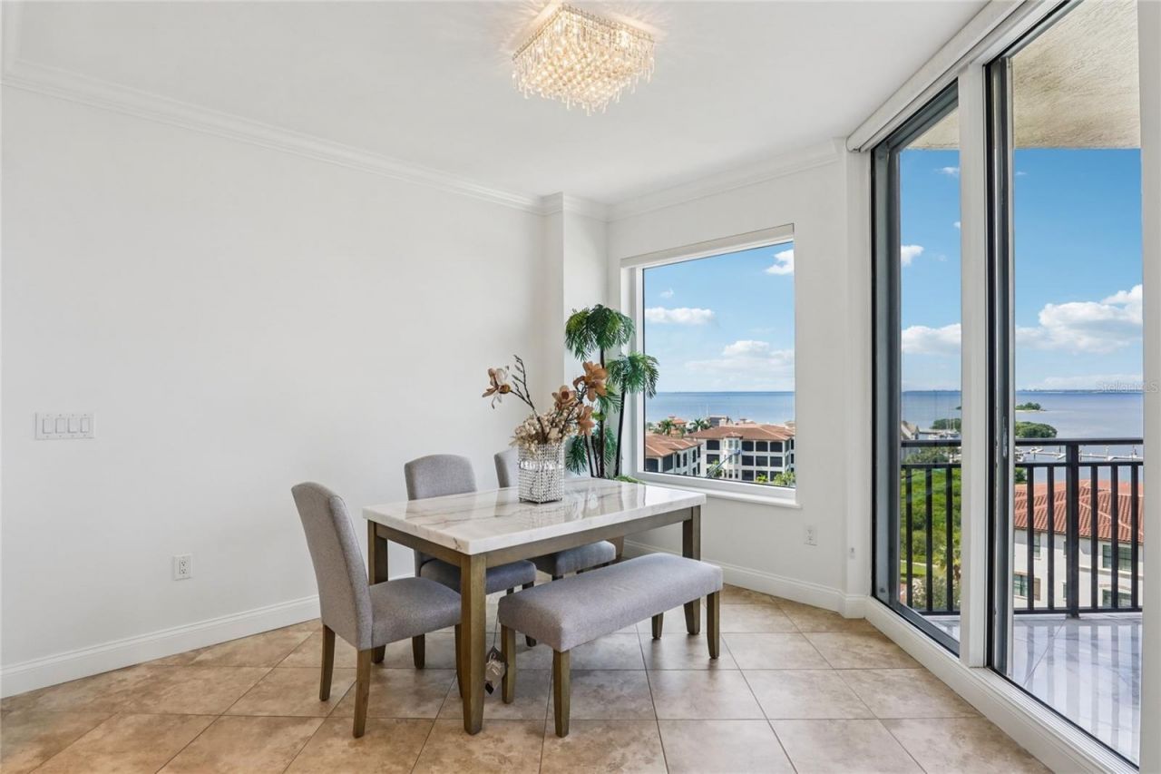 5823 Bowen Daniel Drive, Unit 902, Tampa, FL 33616 Photo