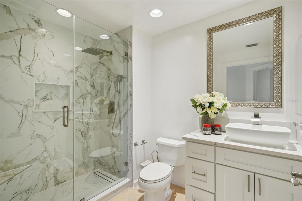 5823 Bowen Daniel Drive, Unit 902, Tampa, FL 33616 Photo