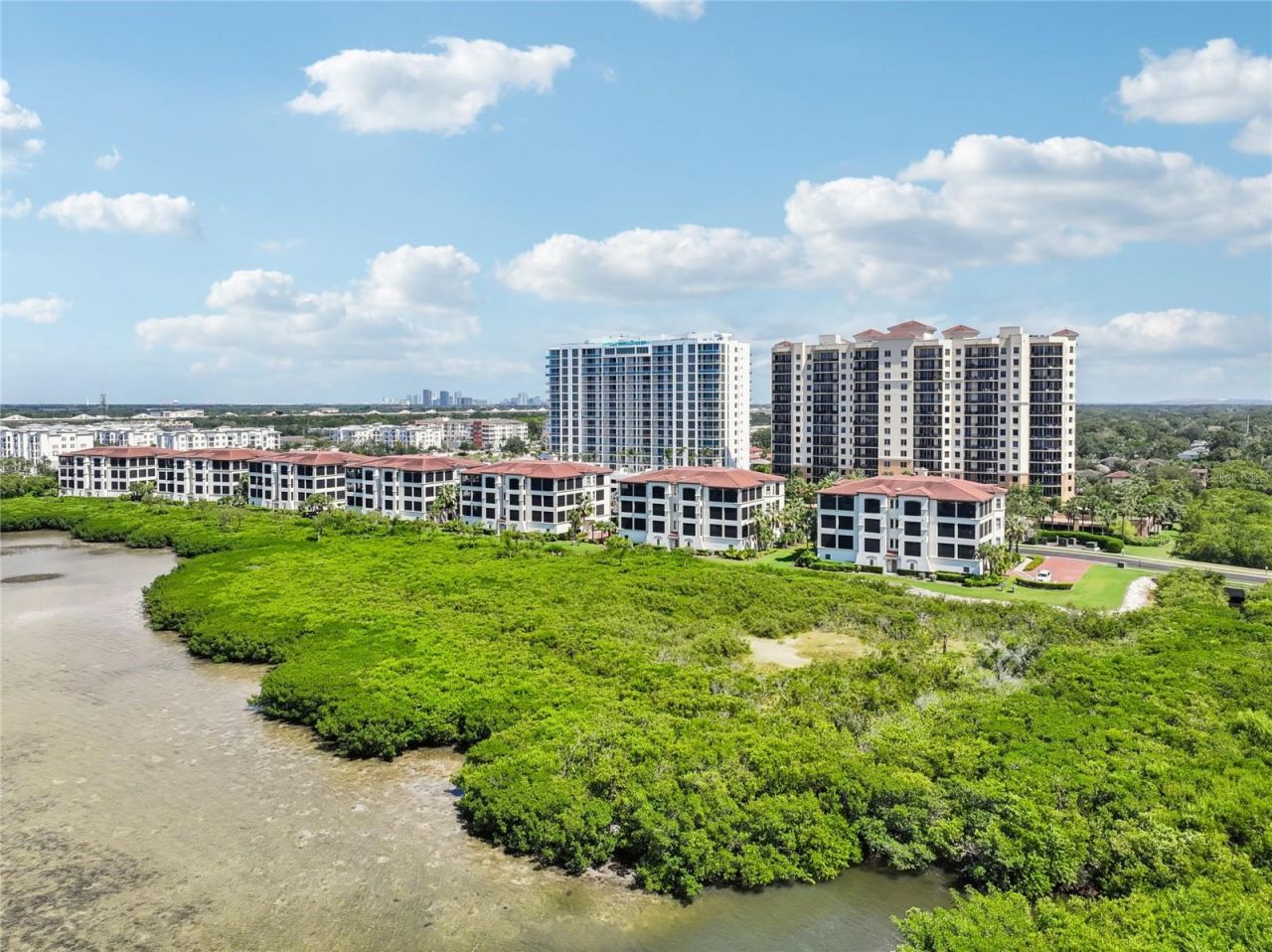 5823 Bowen Daniel Drive, Unit 902, Tampa, FL 33616 Photo