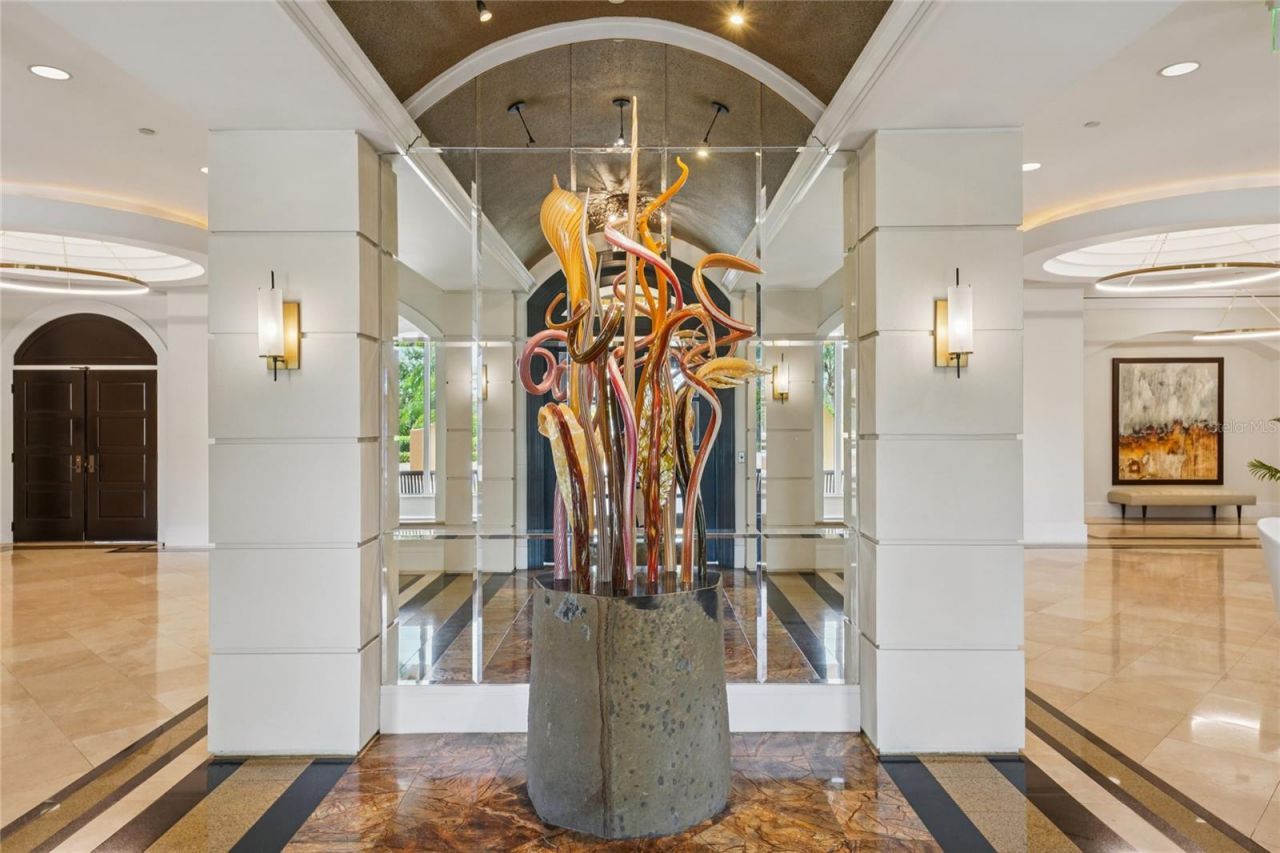 5823 Bowen Daniel Drive, Unit 902, Tampa, FL 33616 Photo