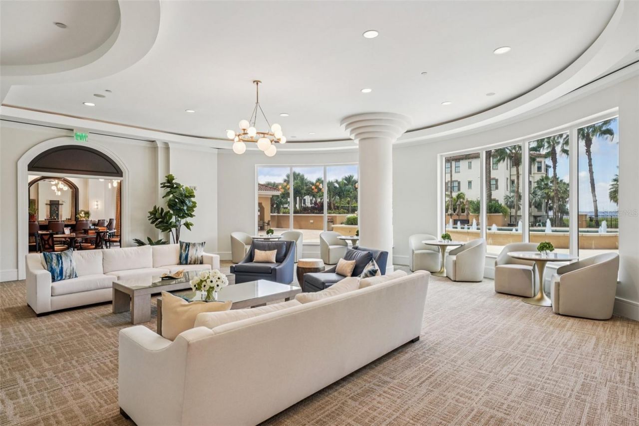 5823 Bowen Daniel Drive, Unit 902, Tampa, FL 33616 Photo