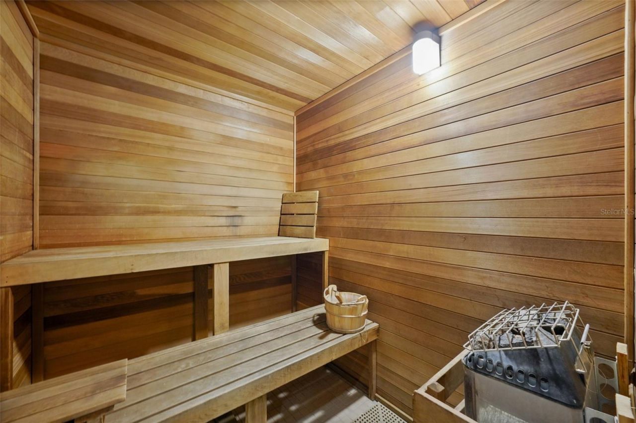 5823 Bowen Daniel Drive, Unit 902, Tampa, FL 33616 Photo