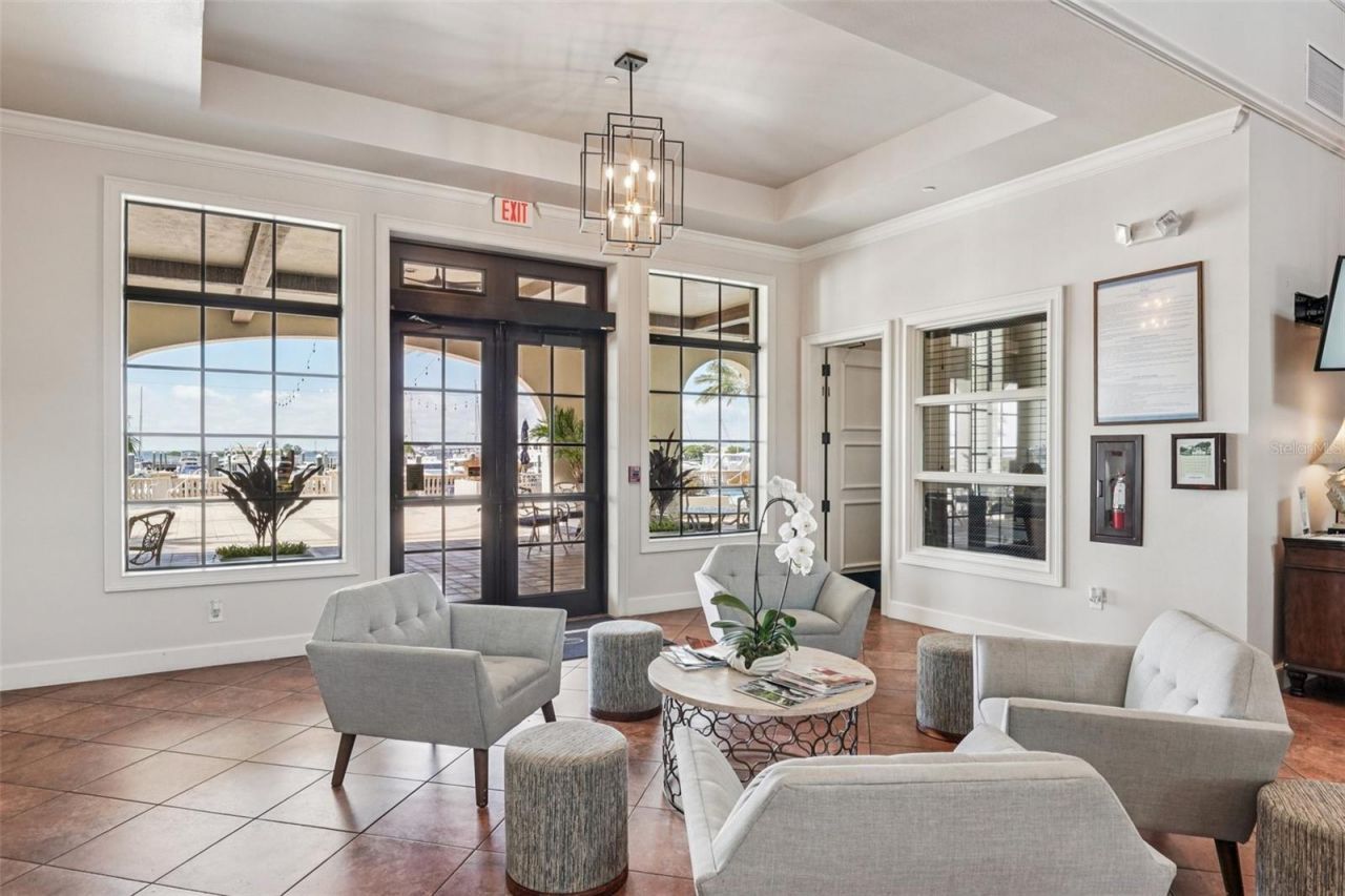 5823 Bowen Daniel Drive, Unit 902, Tampa, FL 33616 Photo