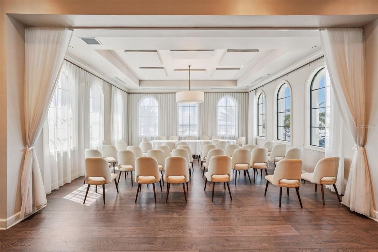 5823 Bowen Daniel Drive, Unit 902, Tampa, FL 33616 Photo