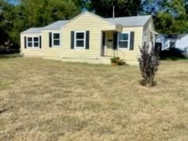 1451 Greenbrier Drive, River Oaks, TX 76114