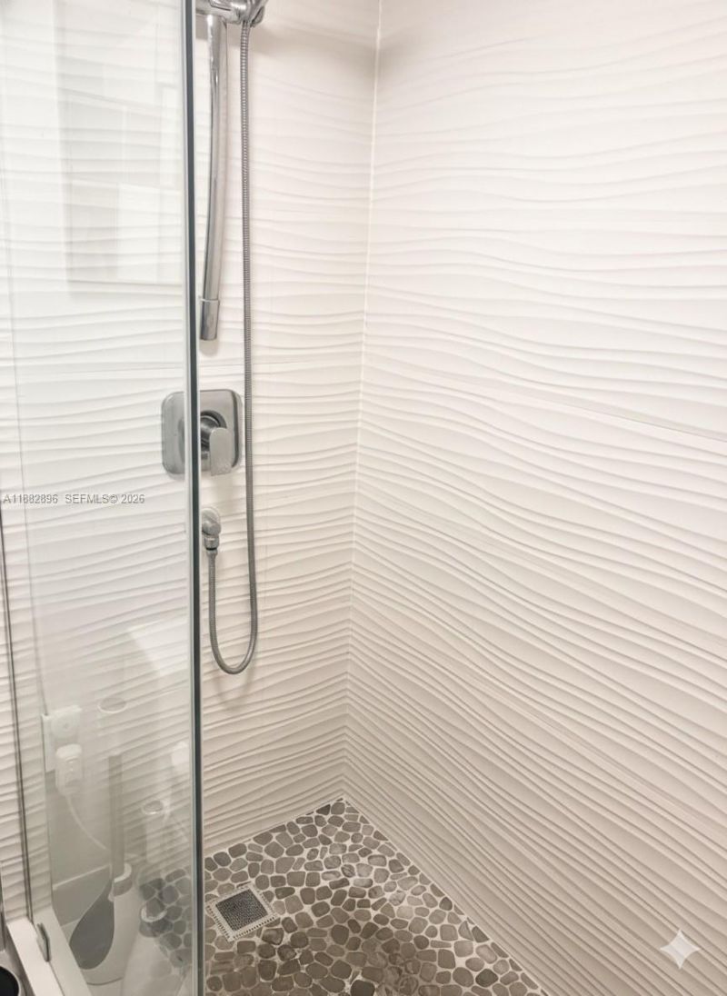 5700 Collins Ave, Unit 3M, Miami Beach, FL 33140 Photo