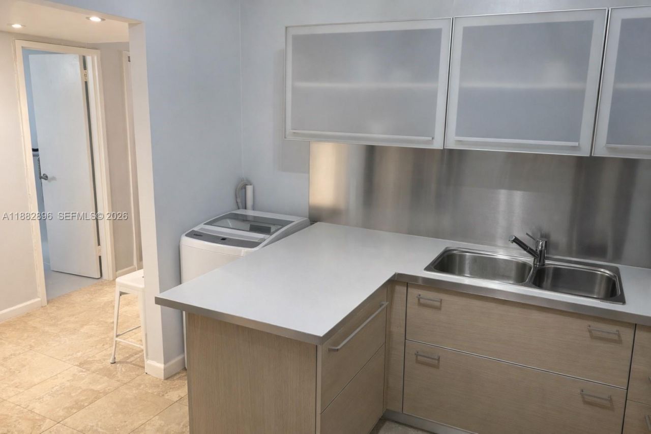 5700 Collins Ave, Unit 3M, Miami Beach, FL 33140 Photo