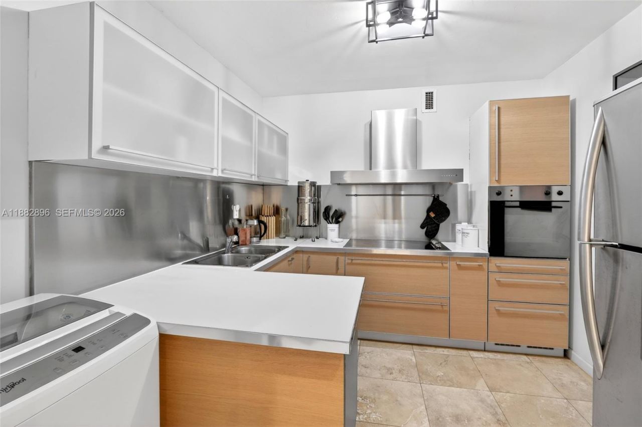 5700 Collins Ave, Unit 3M, Miami Beach, FL 33140 Photo