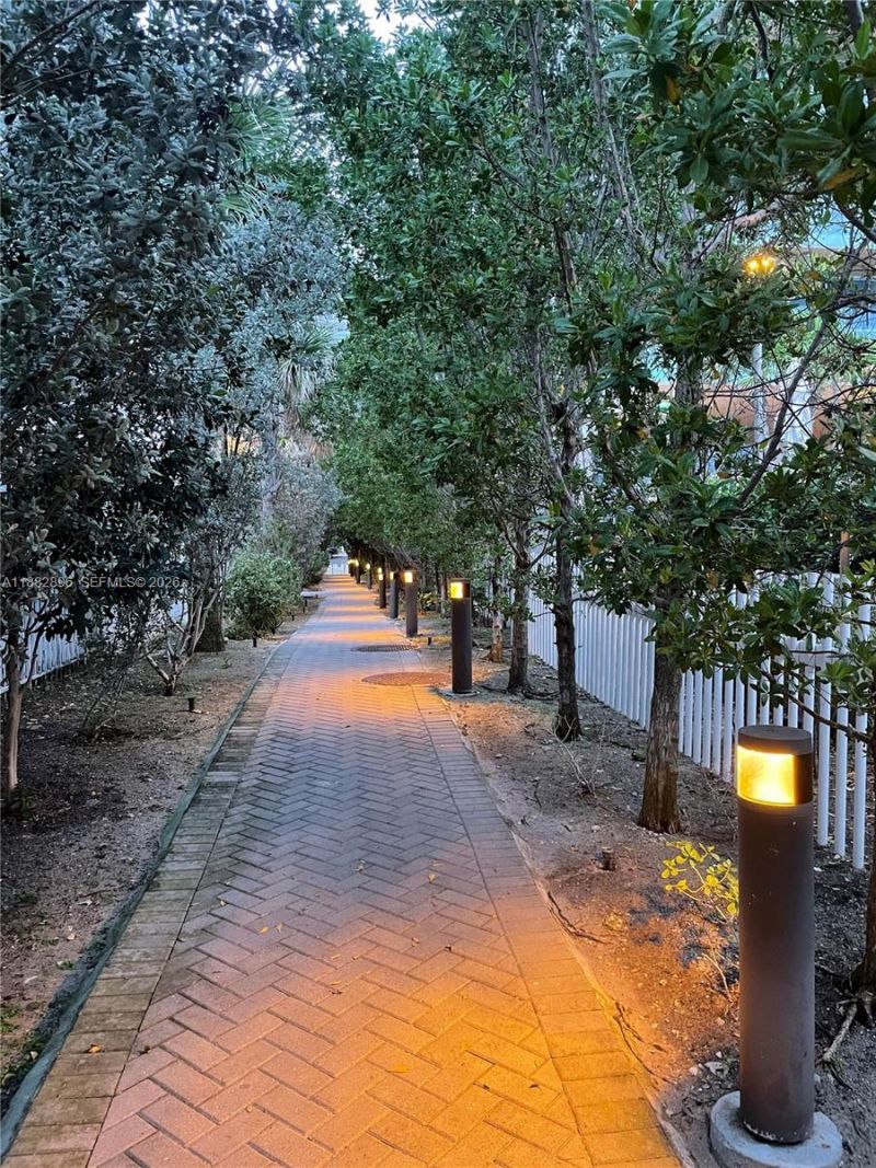 5700 Collins Ave, Unit 3M, Miami Beach, FL 33140 Photo