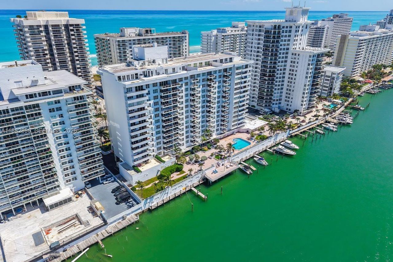 5700 Collins Ave, Unit 3M, Miami Beach, FL 33140 Photo