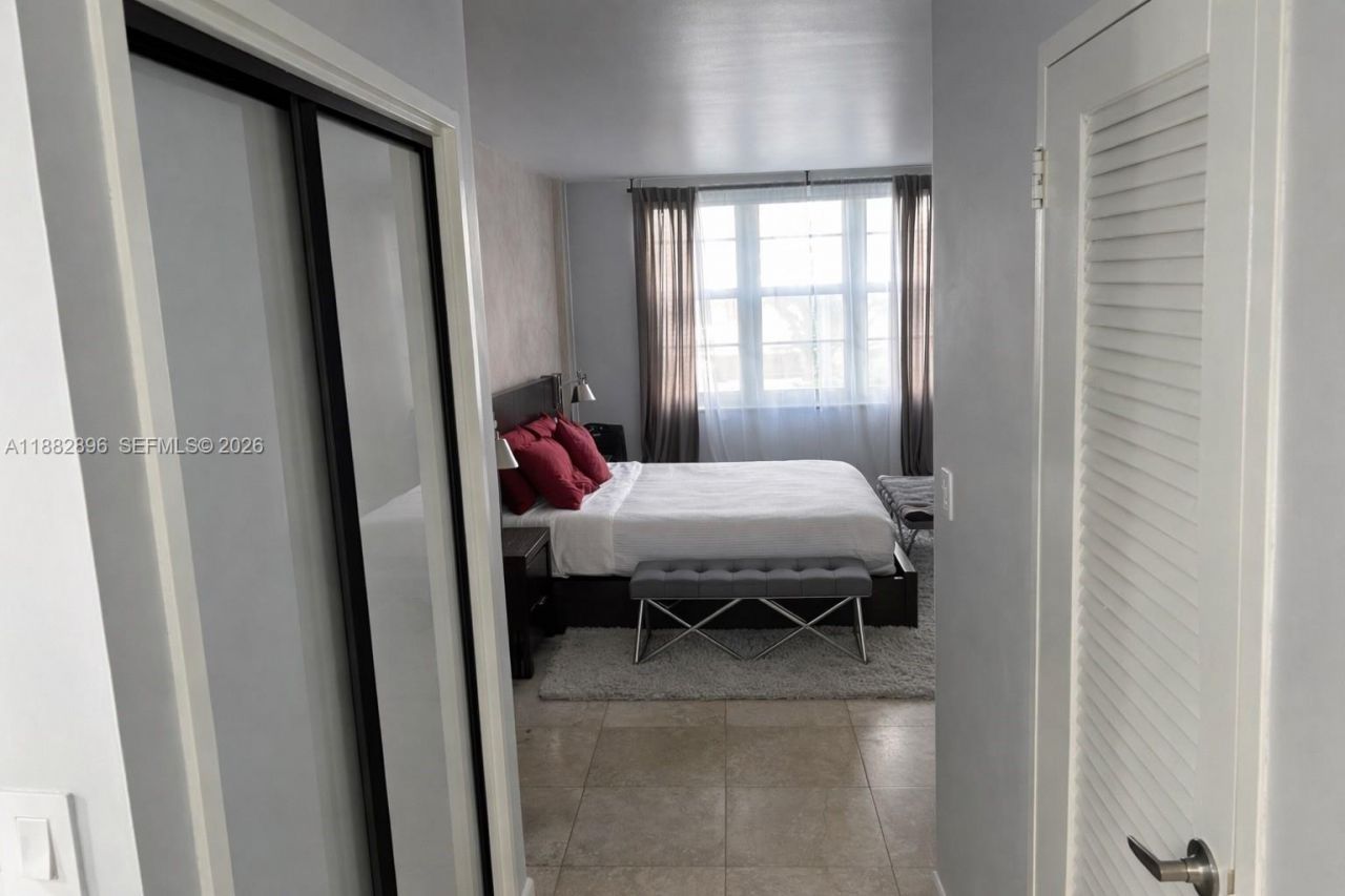 5700 Collins Ave, Unit 3M, Miami Beach, FL 33140 Photo