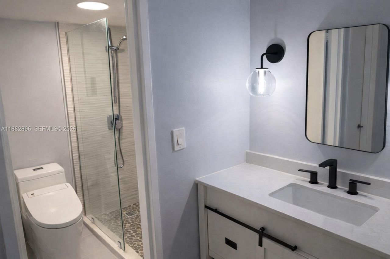 5700 Collins Ave, Unit 3M, Miami Beach, FL 33140 Photo