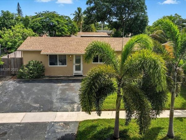 514 SW 72nd Ter, North Lauderdale, FL 33068