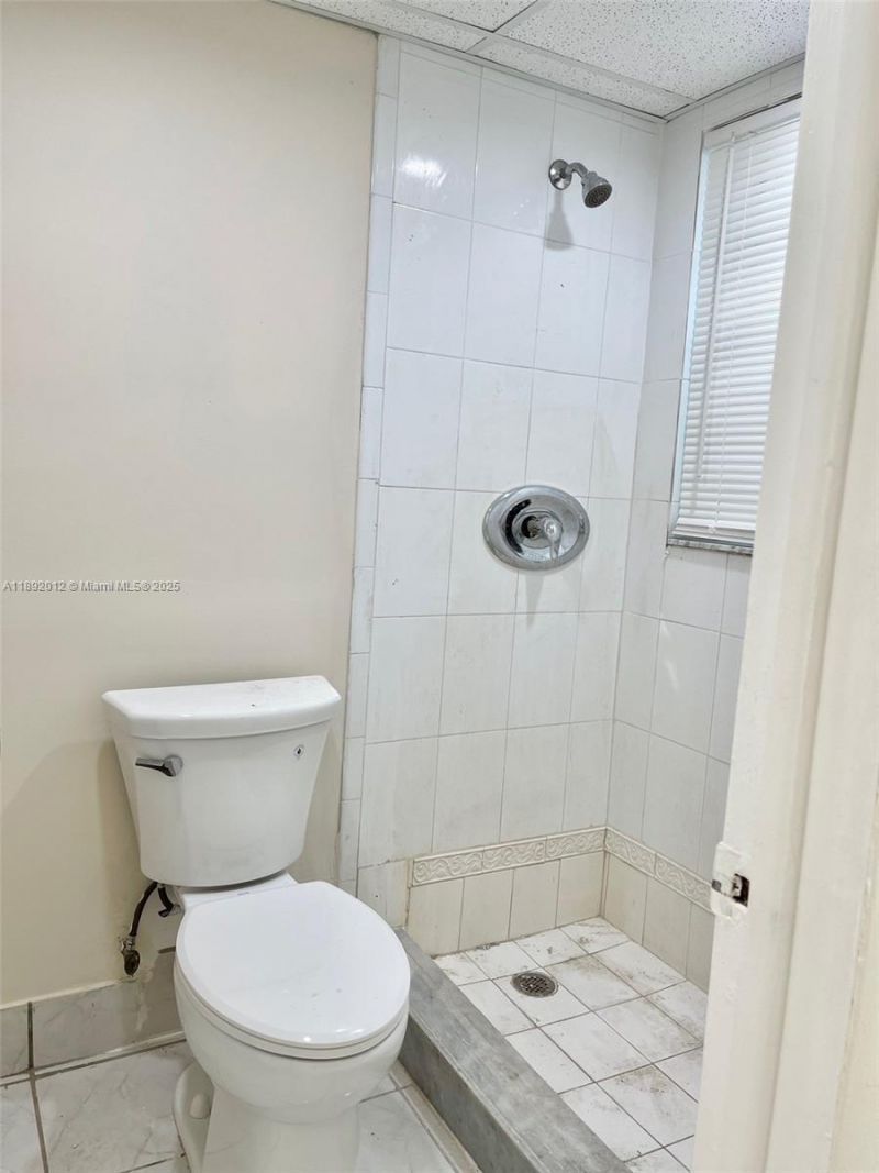 1725 W 60th St, Unit F304, Hialeah, FL 33012 Photo