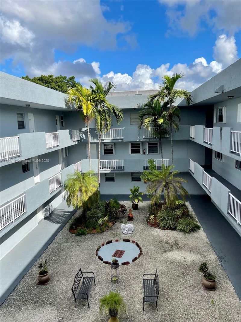 1725 W 60th St, Unit F304, Hialeah, FL 33012 Photo