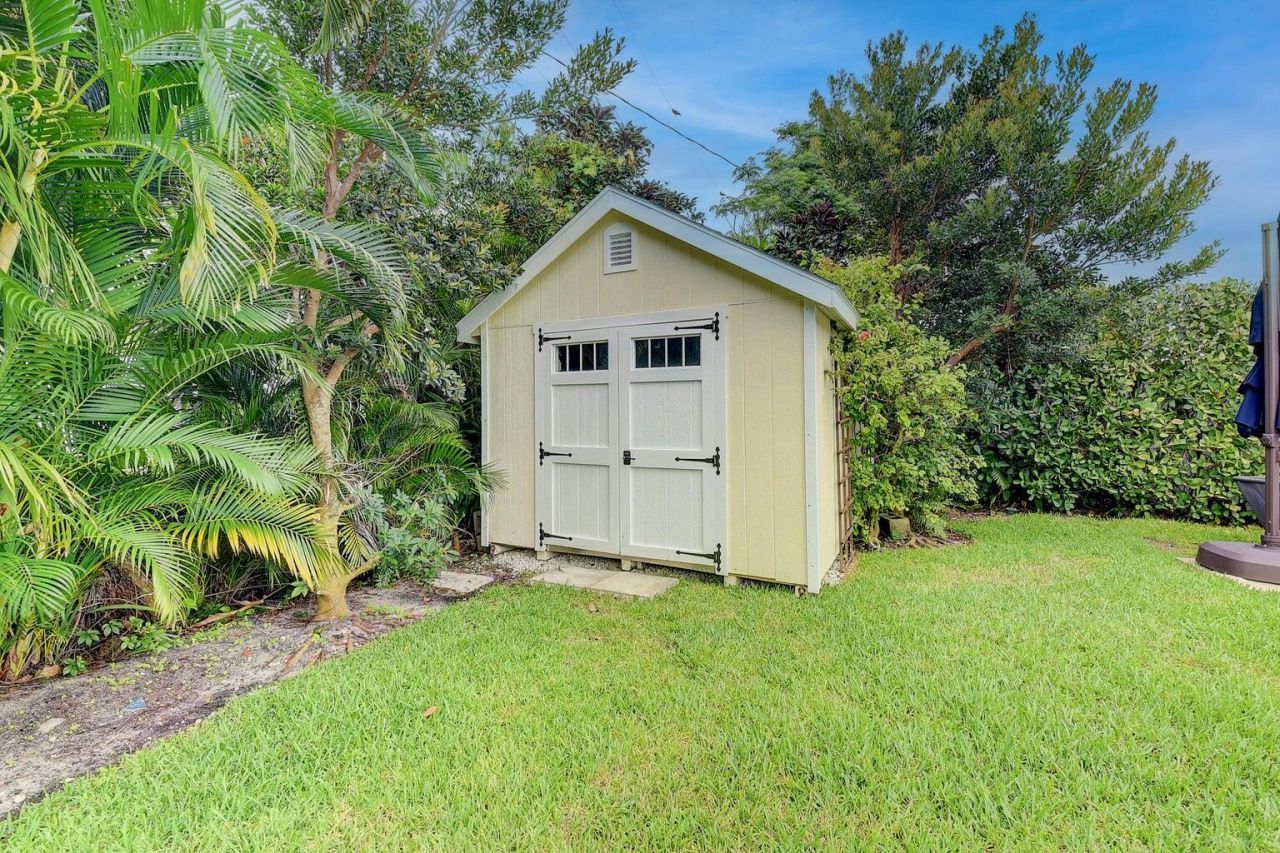 222 S Seacrest Circle, Delray Beach, FL 33444 Photo