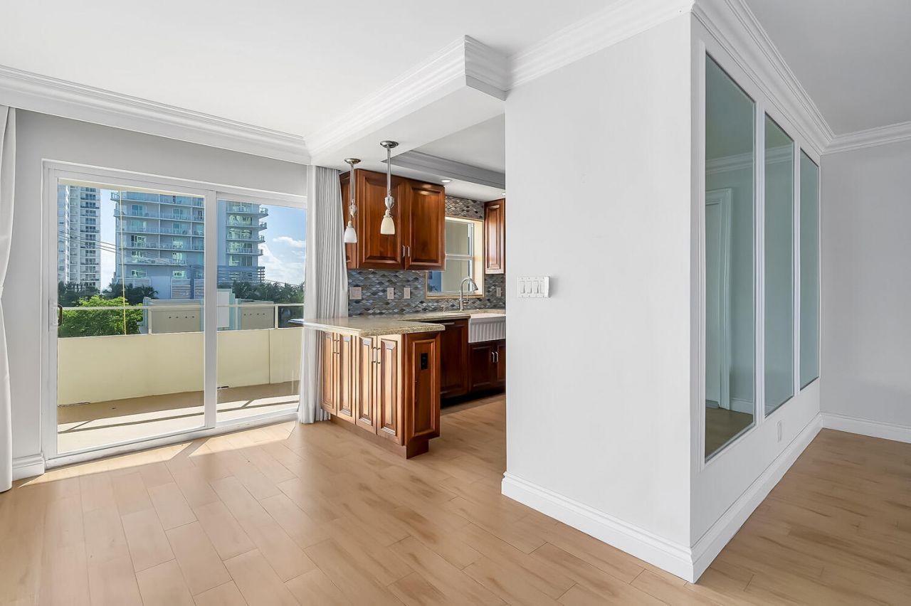 215 N Birch Road, Unit 5b, Fort Lauderdale, FL 33304 Photo