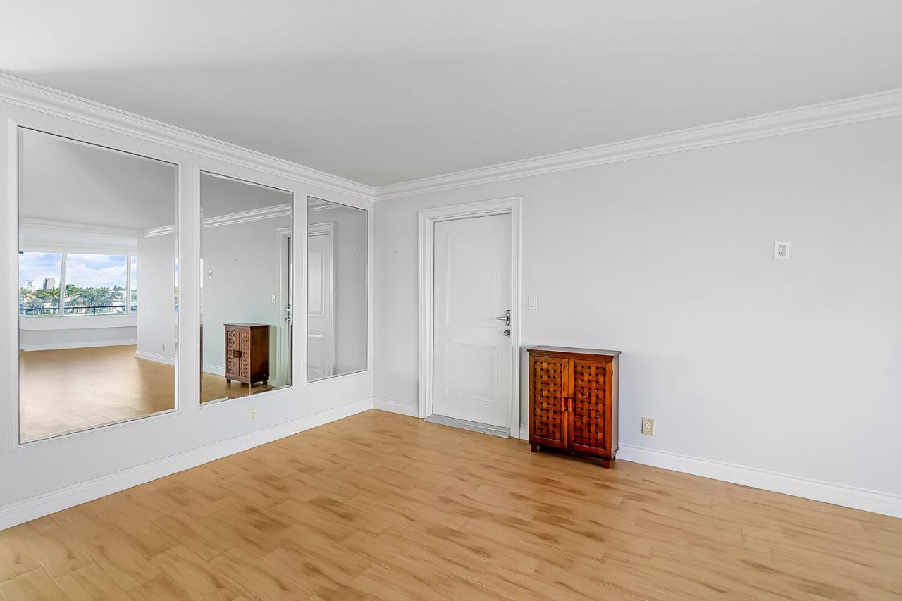 215 N Birch Road, Unit 5b, Fort Lauderdale, FL 33304 Photo