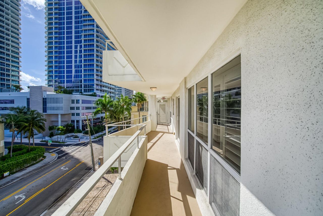 215 N Birch Road, Unit 5b, Fort Lauderdale, FL 33304 Photo