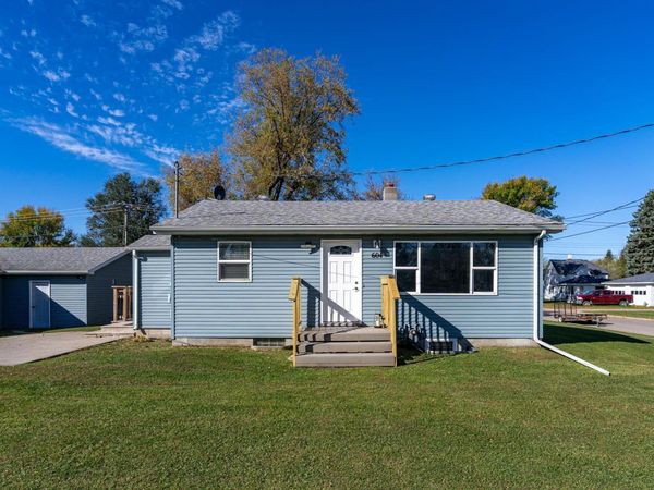 604 Lincoln Avenue, Crookston, MN 56716