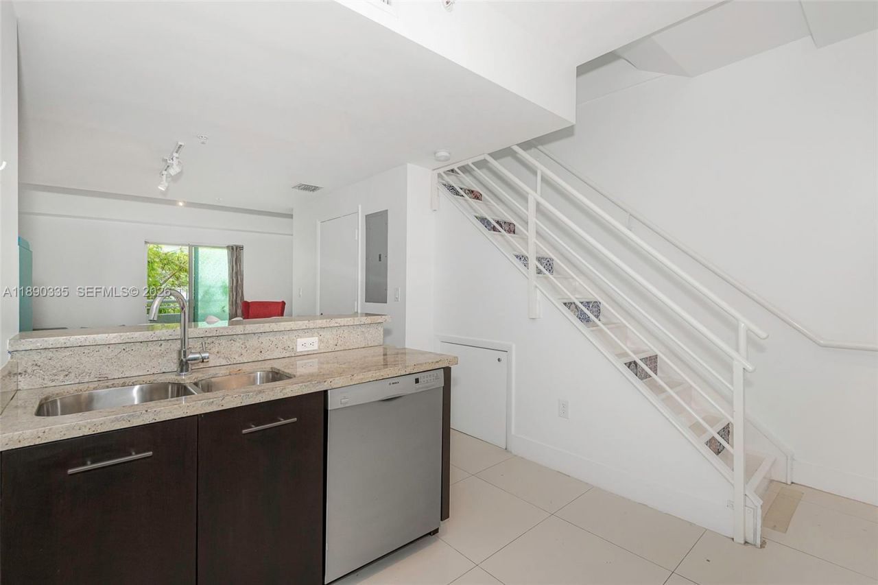 945 Jefferson Ave, Unit 103, Miami Beach, FL 33139 Photo