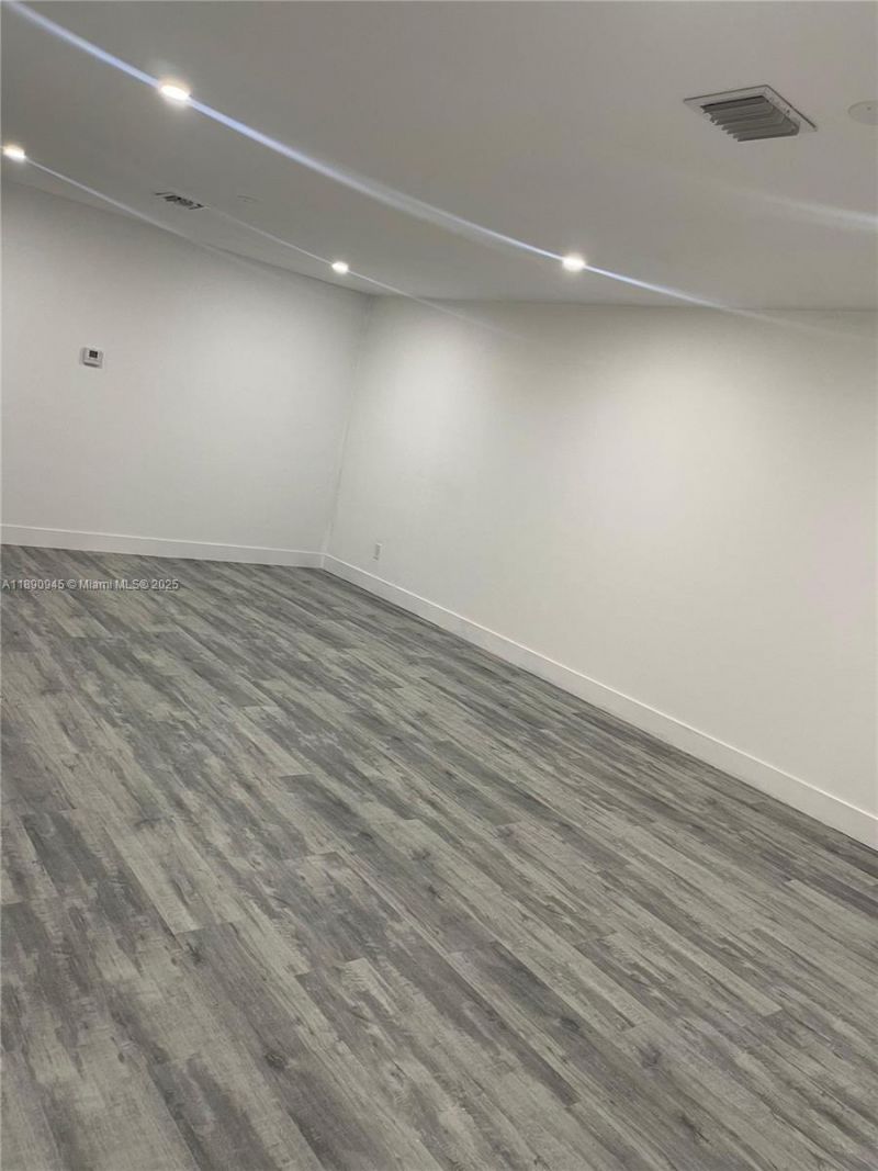 1220 NW 180th Ter, Miami Gardens, FL 33169 Photo