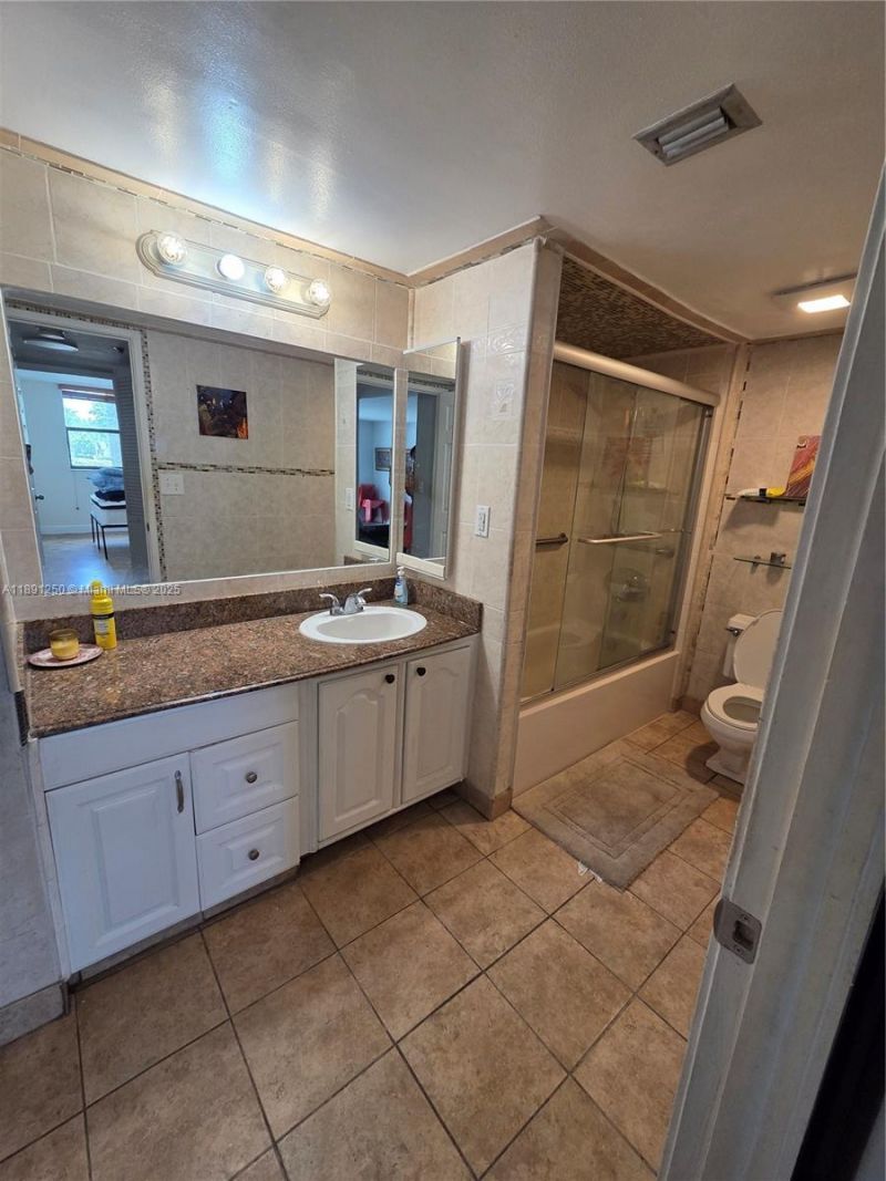 210 174th St, Unit L18, Sunny Isles Beach, FL 33160 Photo