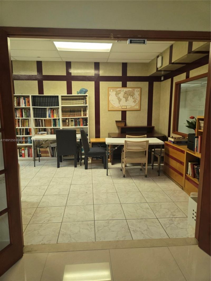 210 174th St, Unit L18, Sunny Isles Beach, FL 33160 Photo