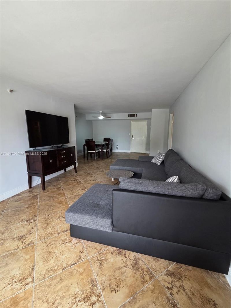 210 174th St, Unit L18, Sunny Isles Beach, FL 33160 Photo