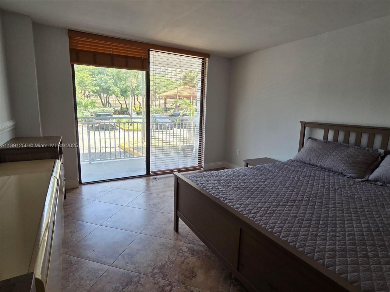 210 174th St, Unit L18, Sunny Isles Beach, FL 33160 Photo