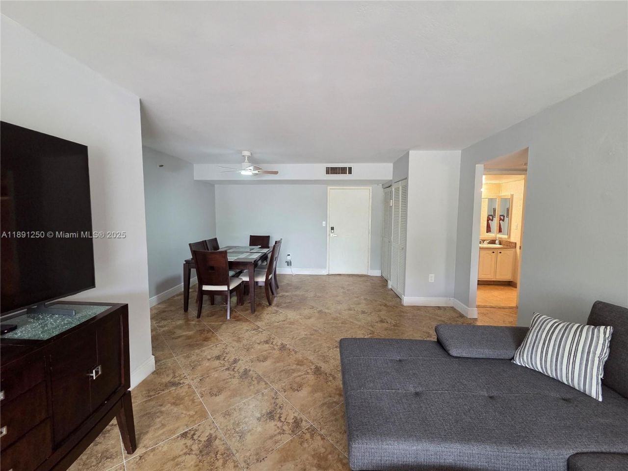 210 174th St, Unit L18, Sunny Isles Beach, FL 33160 Photo