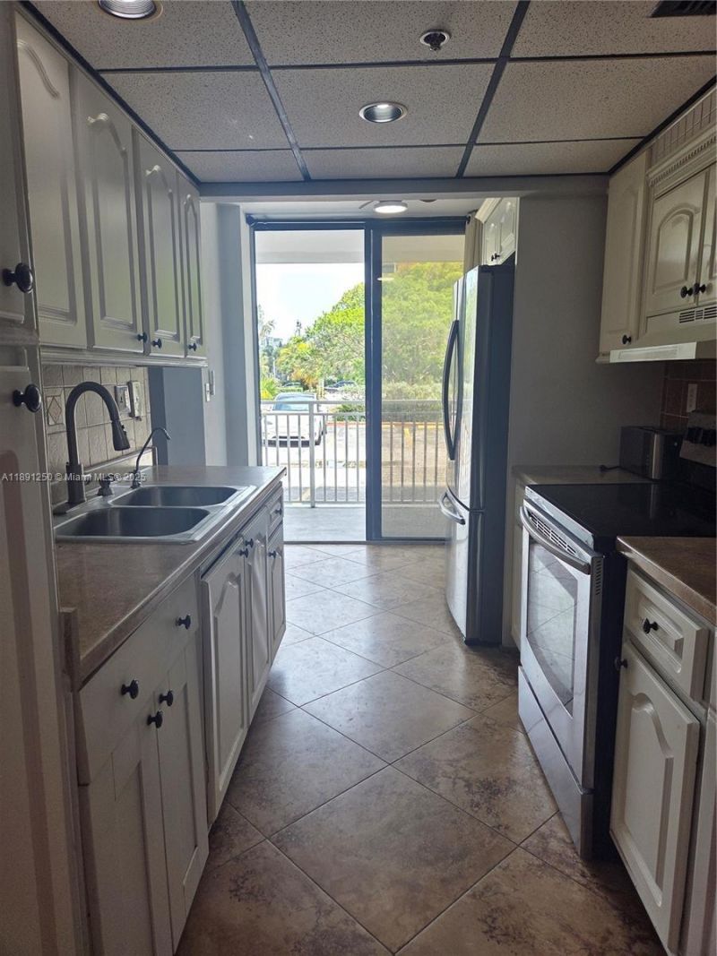 210 174th St, Unit L18, Sunny Isles Beach, FL 33160 Photo