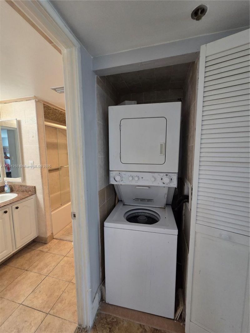 210 174th St, Unit L18, Sunny Isles Beach, FL 33160 Photo