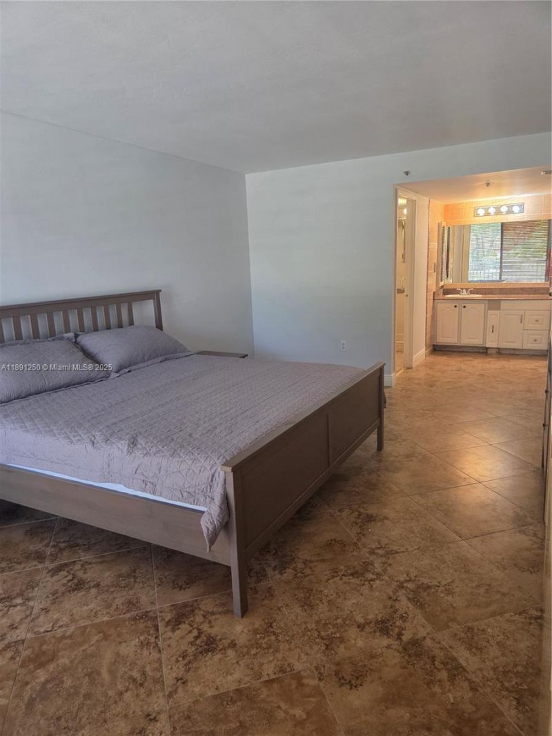 210 174th St, Unit L18, Sunny Isles Beach, FL 33160 Photo