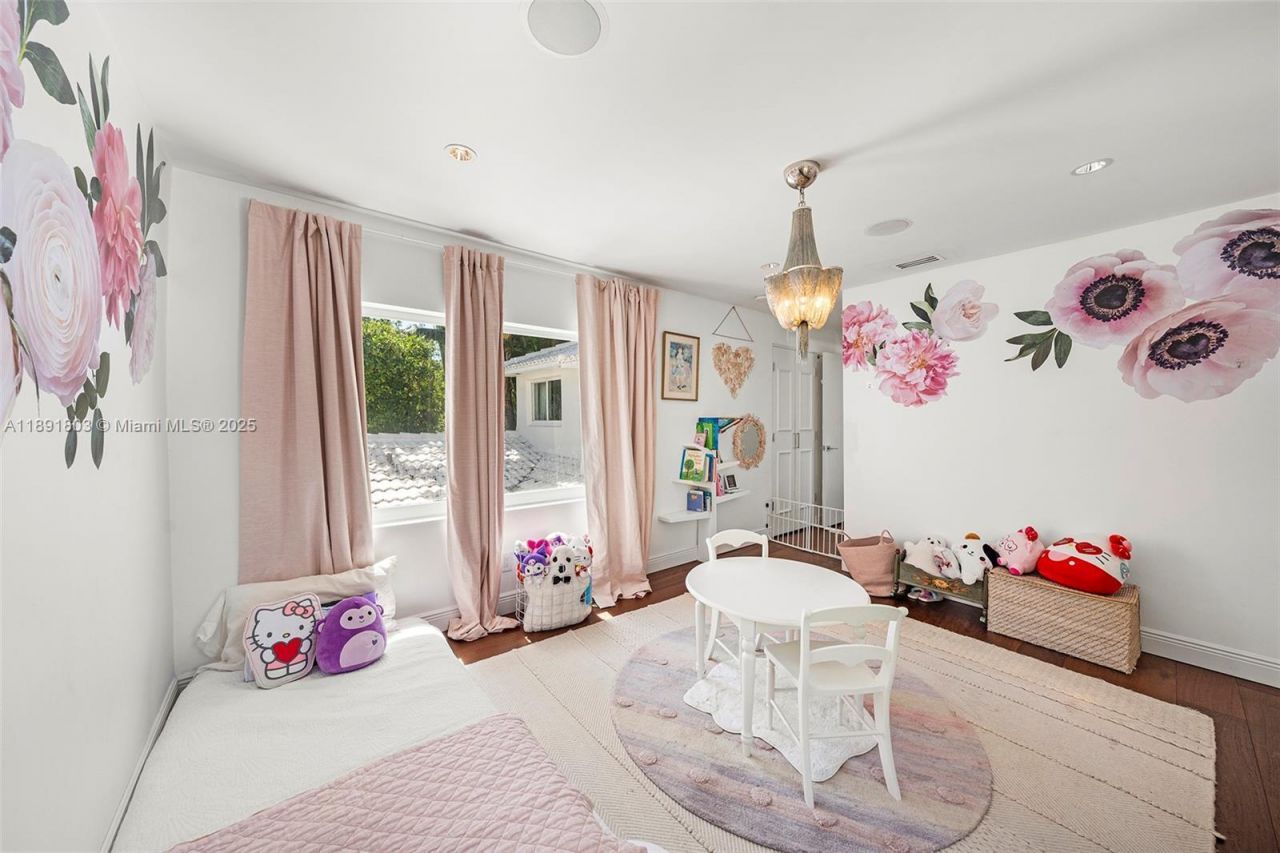 2701 N Bay Rd, Miami Beach, FL 33140 Photo