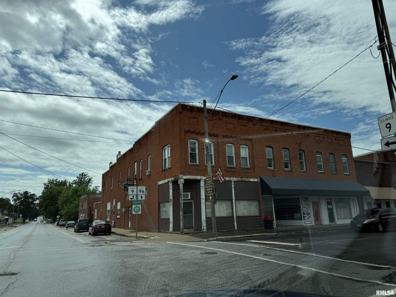 297 Oak Street, Dallas City, IL 62330 Main Photo