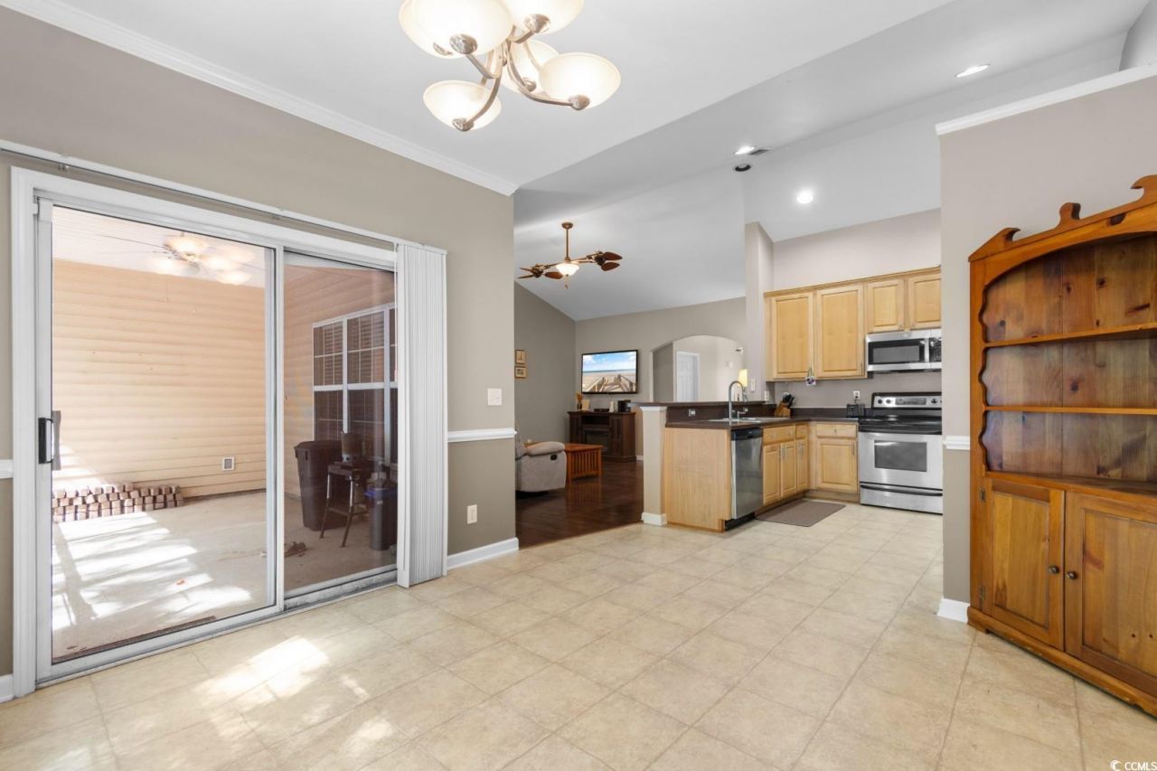 121 Carriage Lake Dr. Photo 11