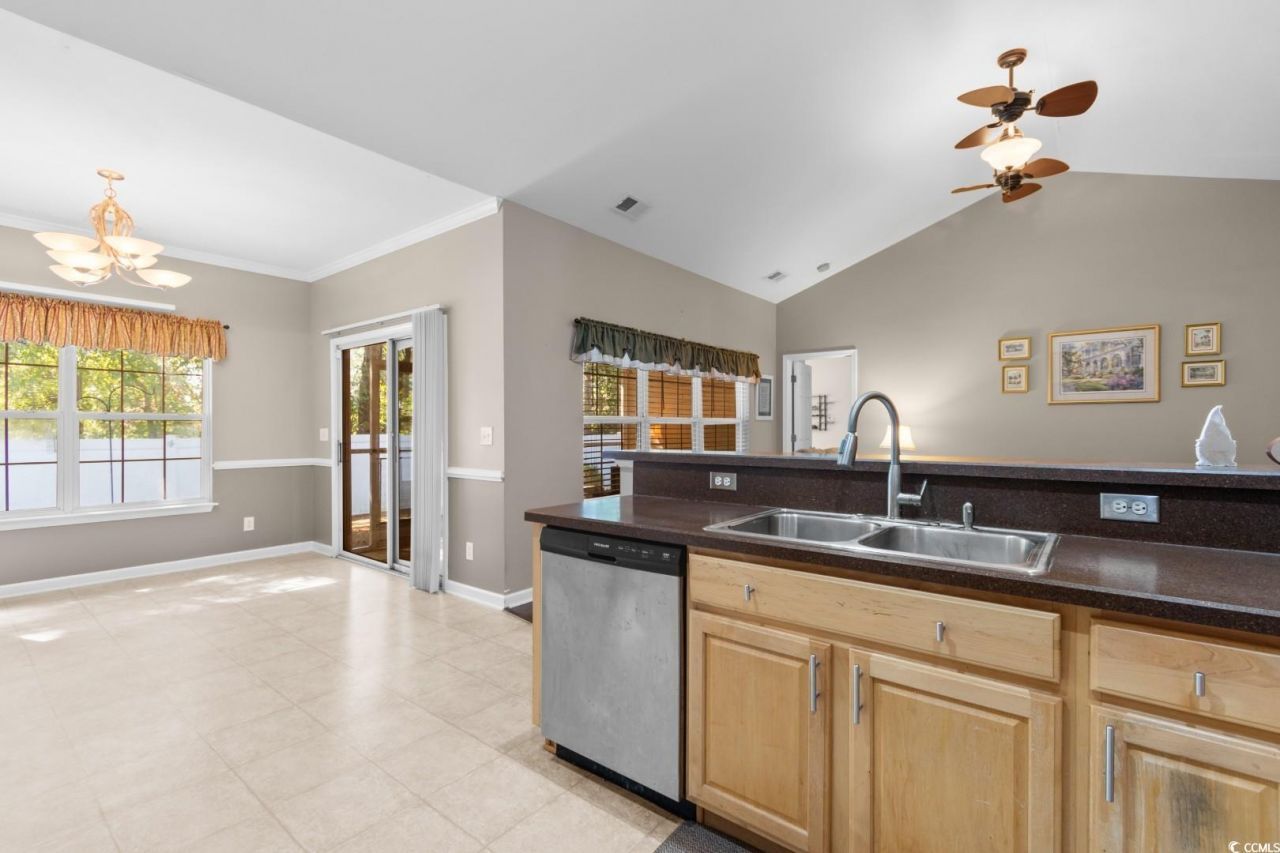 121 Carriage Lake Dr. Photo 9