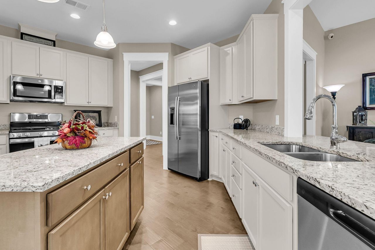 4029 Wood Violet Lane Photo 6