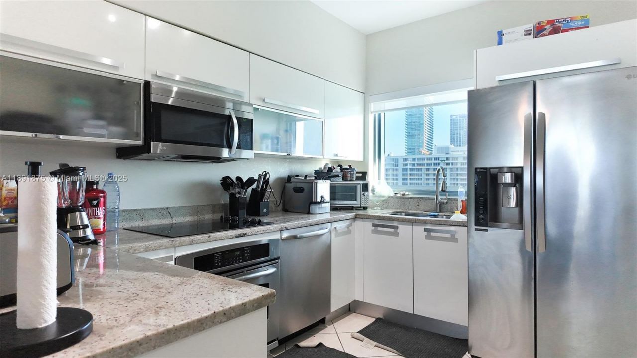 601 NE 36th St, Unit 2206, Miami, FL 33137 Photo