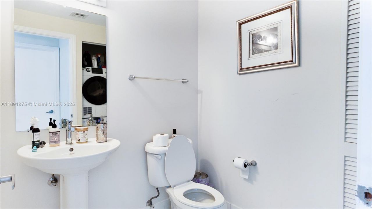 601 NE 36th St, Unit 2206, Miami, FL 33137 Photo